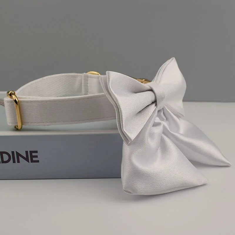 Zgardă personalizată pentru câini cu lesă și papion detașabil – cristal