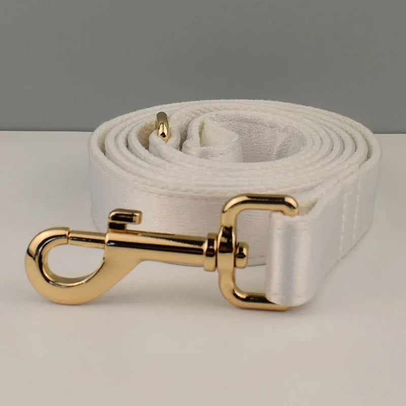 Zgardă personalizată pentru câini cu lesă și papion detașabil – cristal