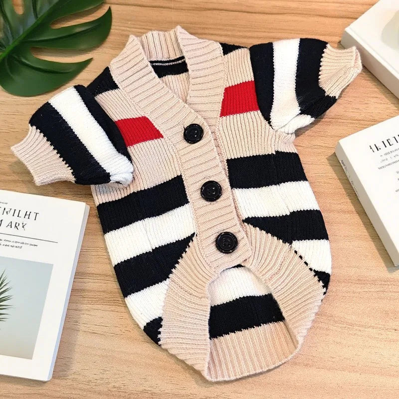 Pulover de Iarnă pentru Câini – Cardigan Striat, Călduros și Fashion